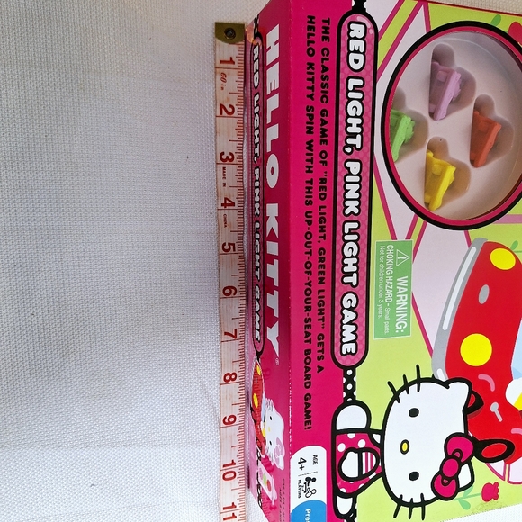 Hello Kitty brand, "Let's Play Kitty" Red light Pink Light board game. - Picture 4 of 11